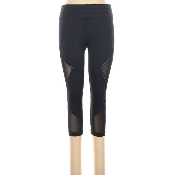* ATHLETA * Aura Sonar Black Mesh Cropped Leggings size Medium with cut outs - Picture 3 of 4